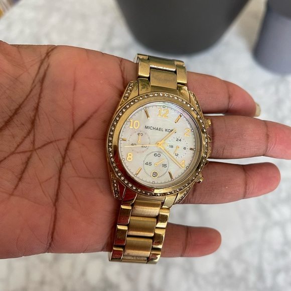 Gold Michael Kors watch with crystal bezel. Chronograph Ritz 37mm - Picture 8 of 11